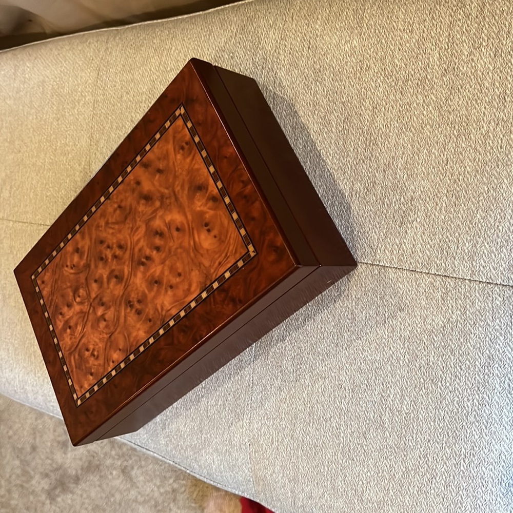 Mele wooden jewelry box - Picture 6 of 6